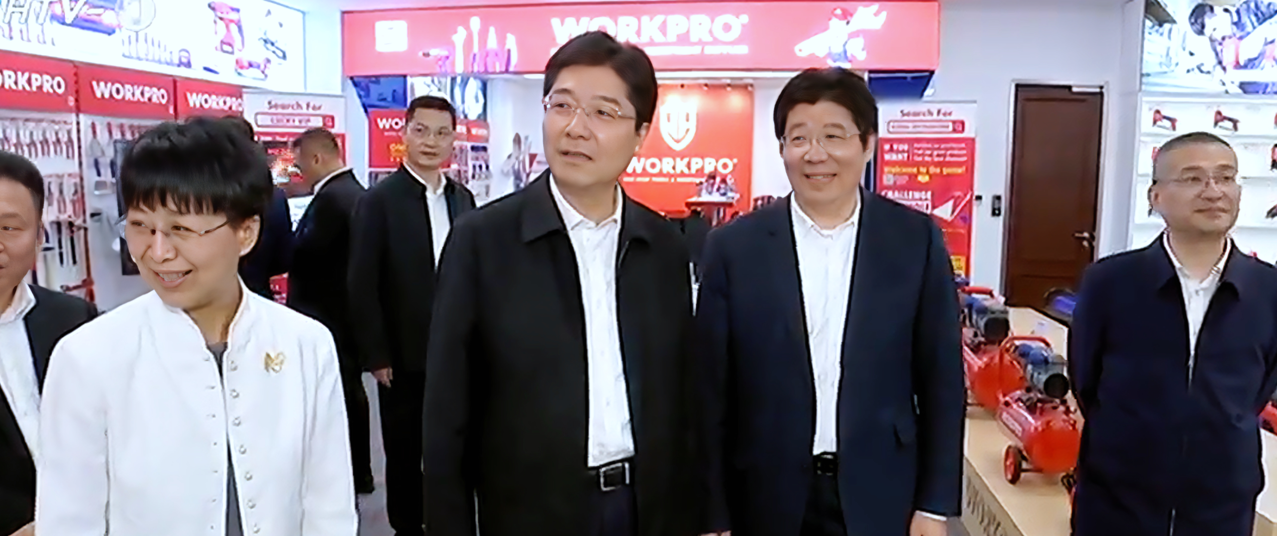 杭州市委副書(shū)記、市長(zhǎng)姚高員一行蒞臨巨星科技調(diào)研
